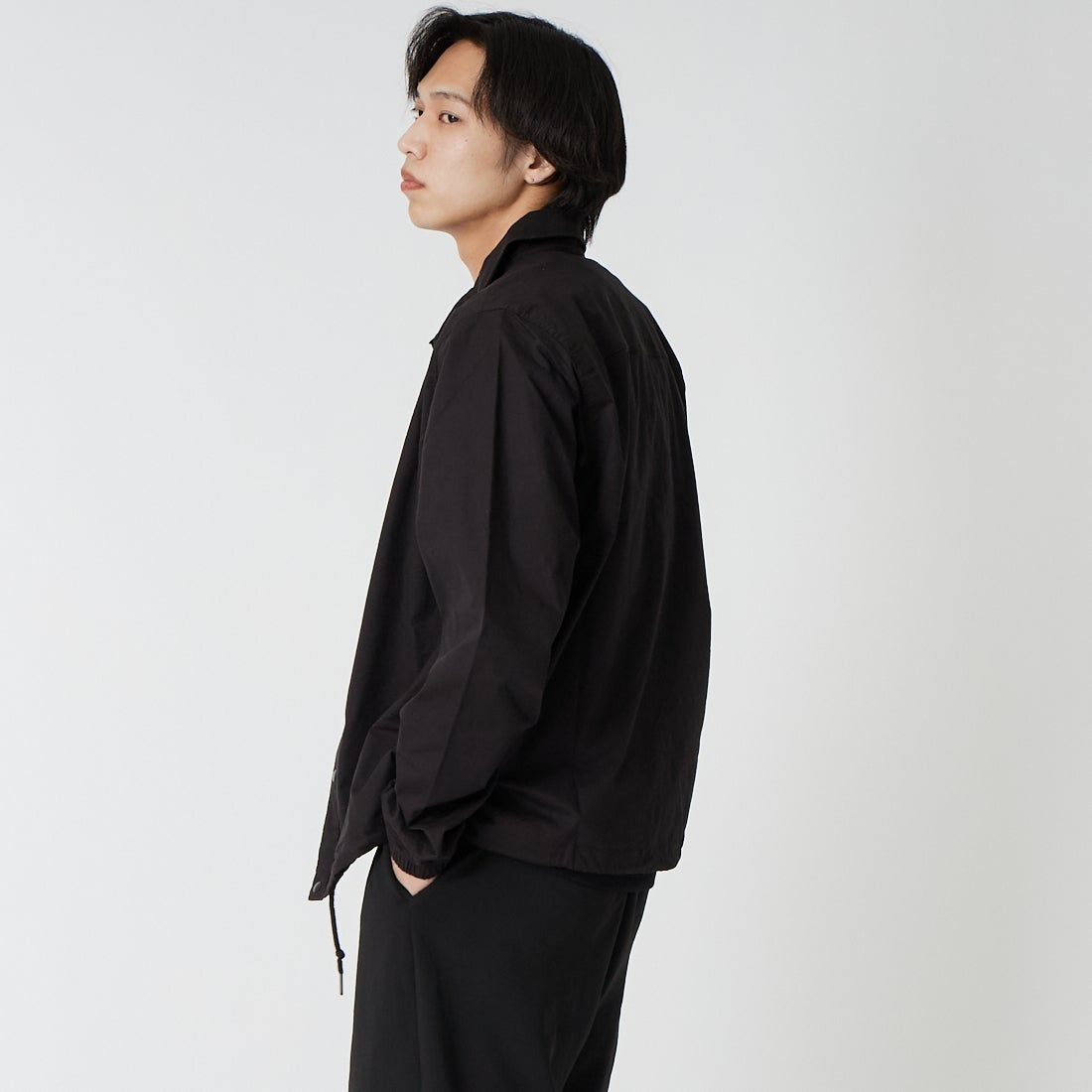 patagonia [パタゴニア] メンズ ライトウェイトオールウェア アンラインドジャケット [20465] BLK K&&モデル身長：179cm 着用サイズ：M&&