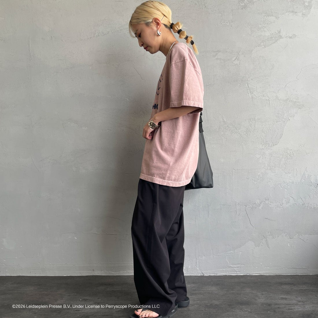 GOOD ROCK SPEED [グッドロックスピード] 別注 AC/DC ロックプリントTシャツ [INTN-023-JF] PINK &&モデル身長：150cm 着用サイズ：M&&