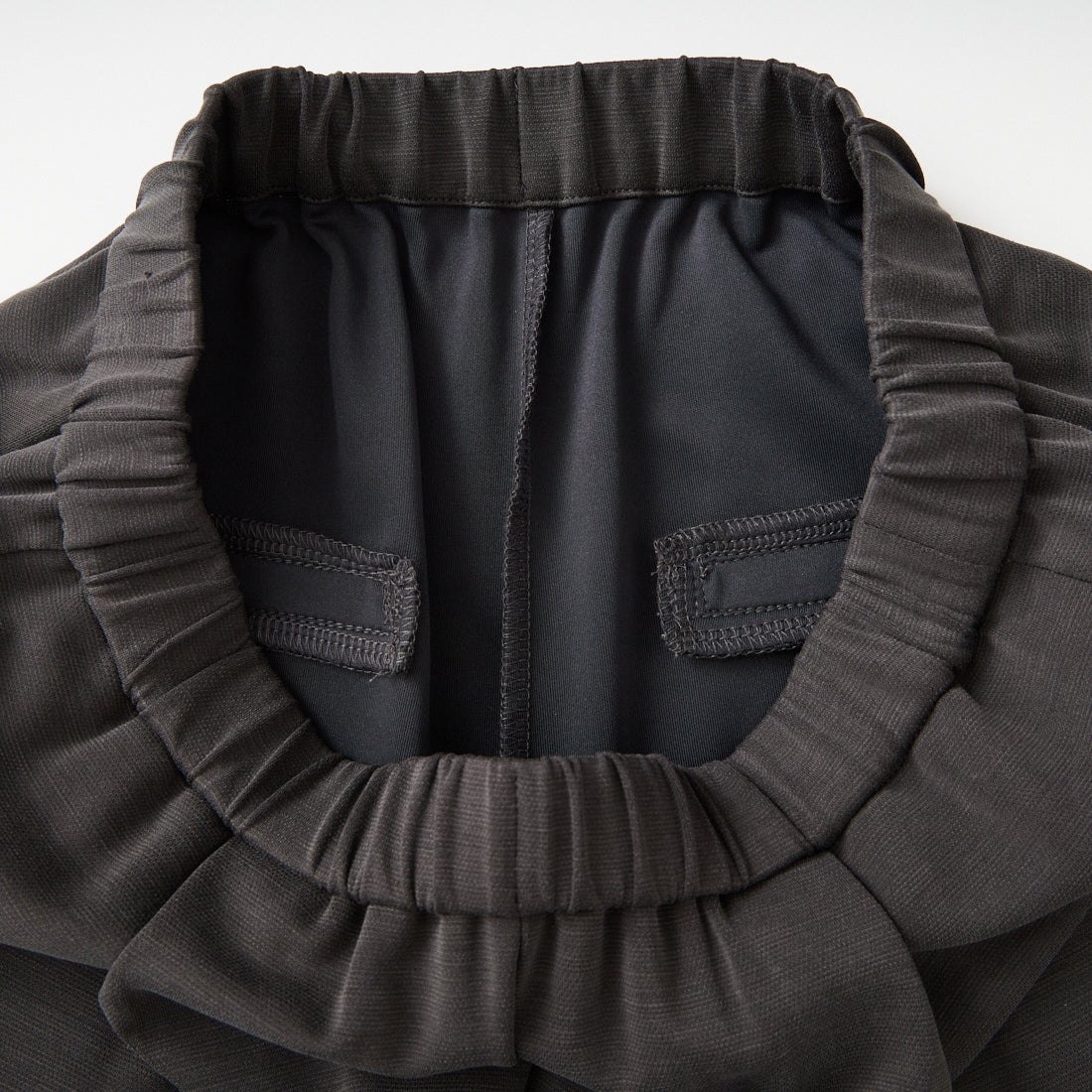 YENN [イエン] サイドスリットスラックス [Y261-32022] CHARCOAL