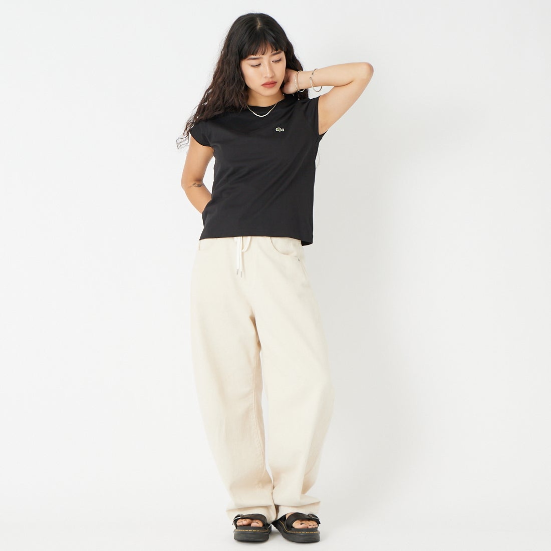LACOSTE [ラコステ] キャップスリーブTシャツ [TF024] 031 BLACK &&モデル身長：162cm 着用サイズ：34&&