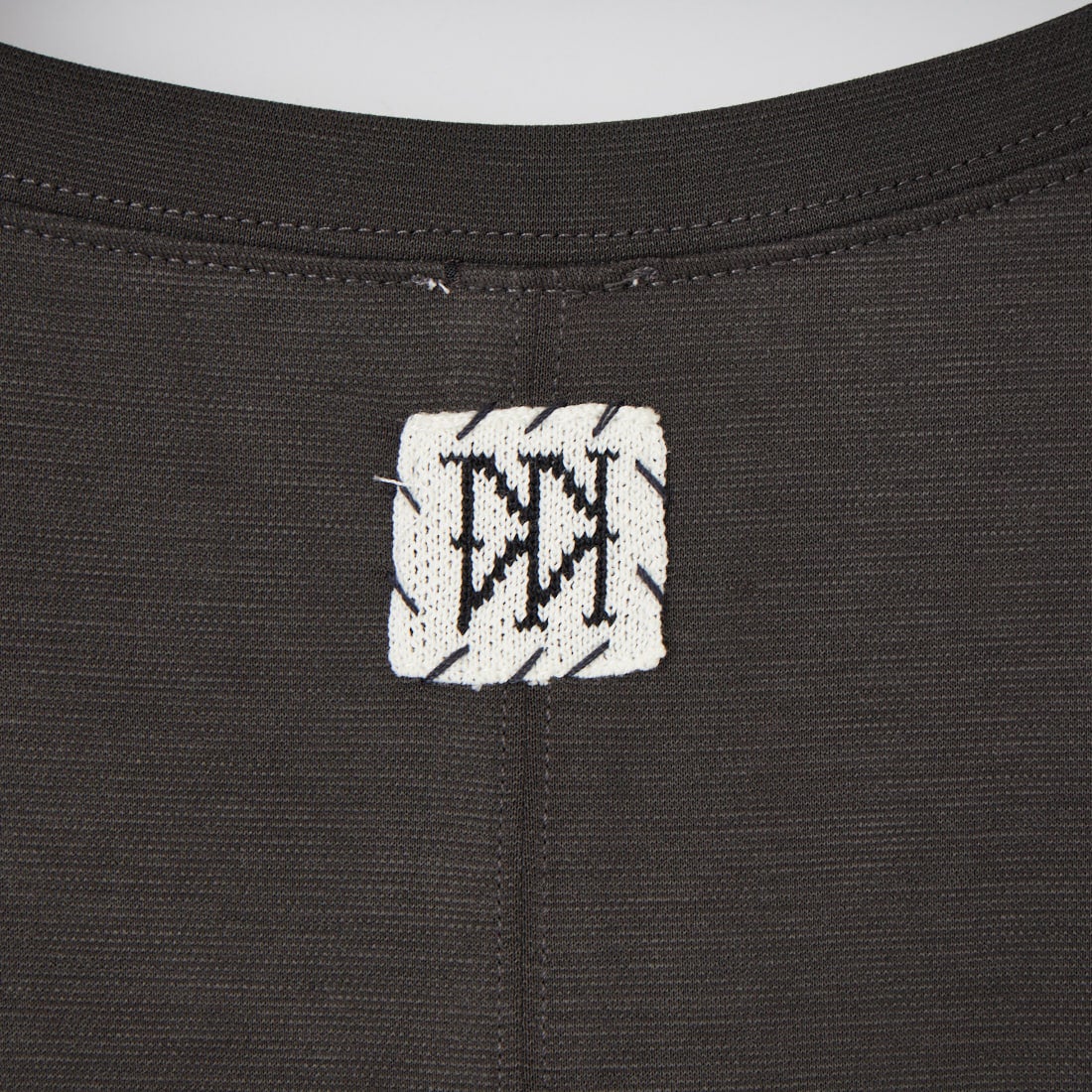YENN [イエン] ステッチワークTシャツ [Y261-82020] CHARCOAL