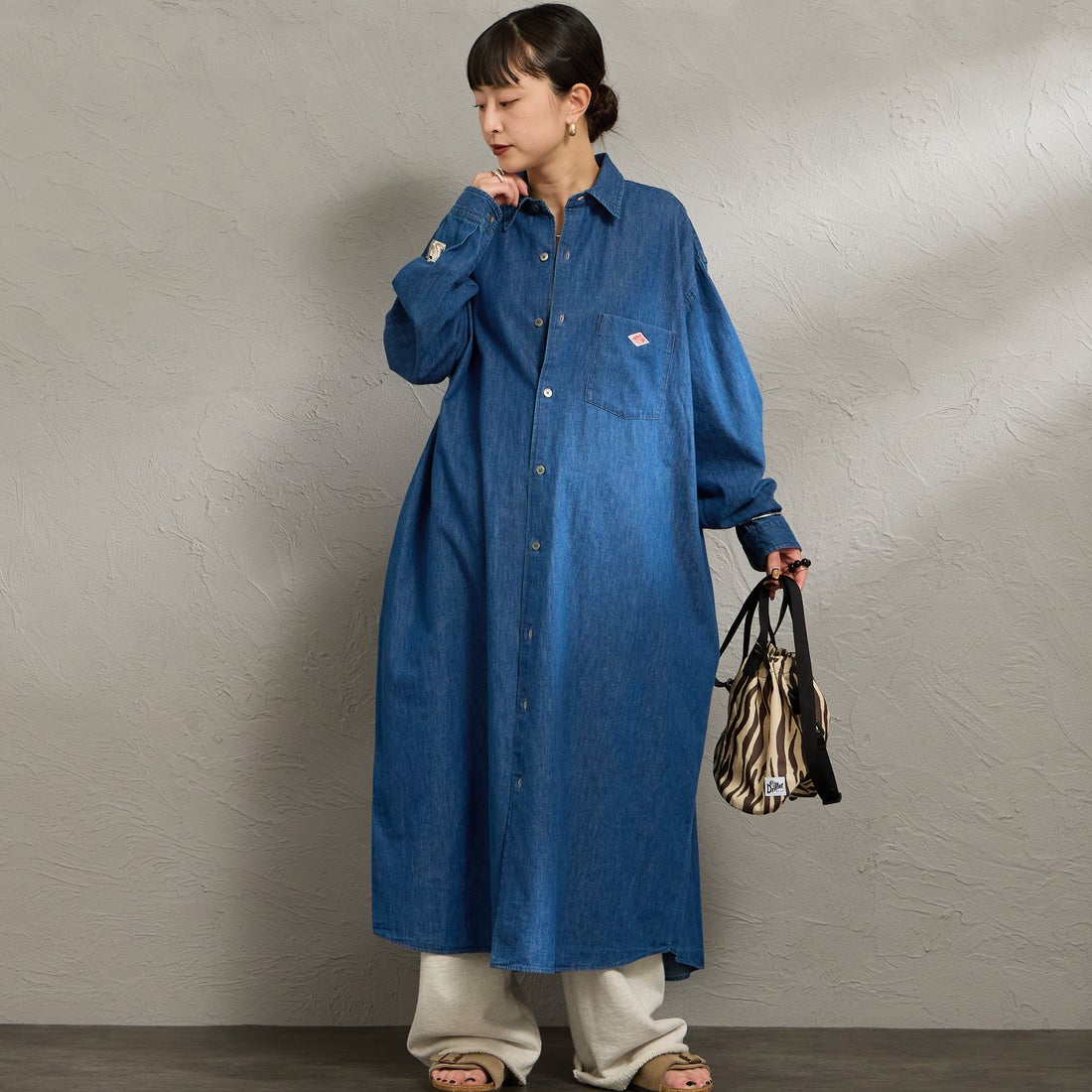 DANTON [ダントン] デニムダンガリー レギュラーカラーシャツワンピース [DT-G0115DUG] LT.INDIGO &&モデル身長：150cm 着用サイズ：36&&
