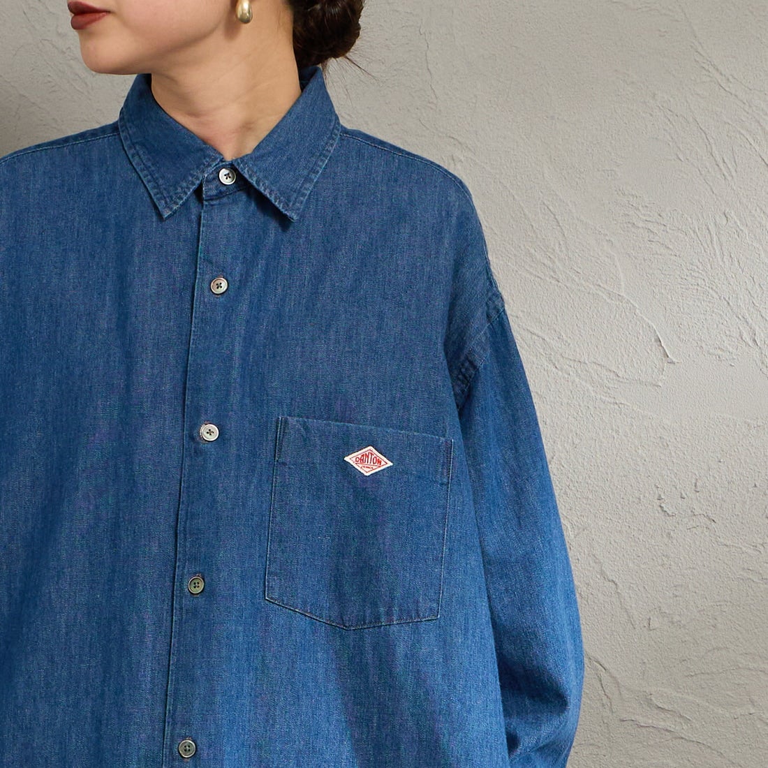 DANTON [ダントン] デニムダンガリー レギュラーカラーシャツワンピース [DT-G0115DUG] LT.INDIGO &&モデル身長：150cm 着用サイズ：36&&