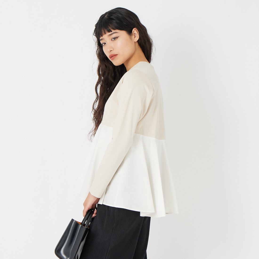 USINE [ユジーヌ] 接触冷感ポンチペプラムトップス [21267072] 033 ﾍﾞｰｼﾞｭ &&モデル身長：162cm 着用サイズ：F&&