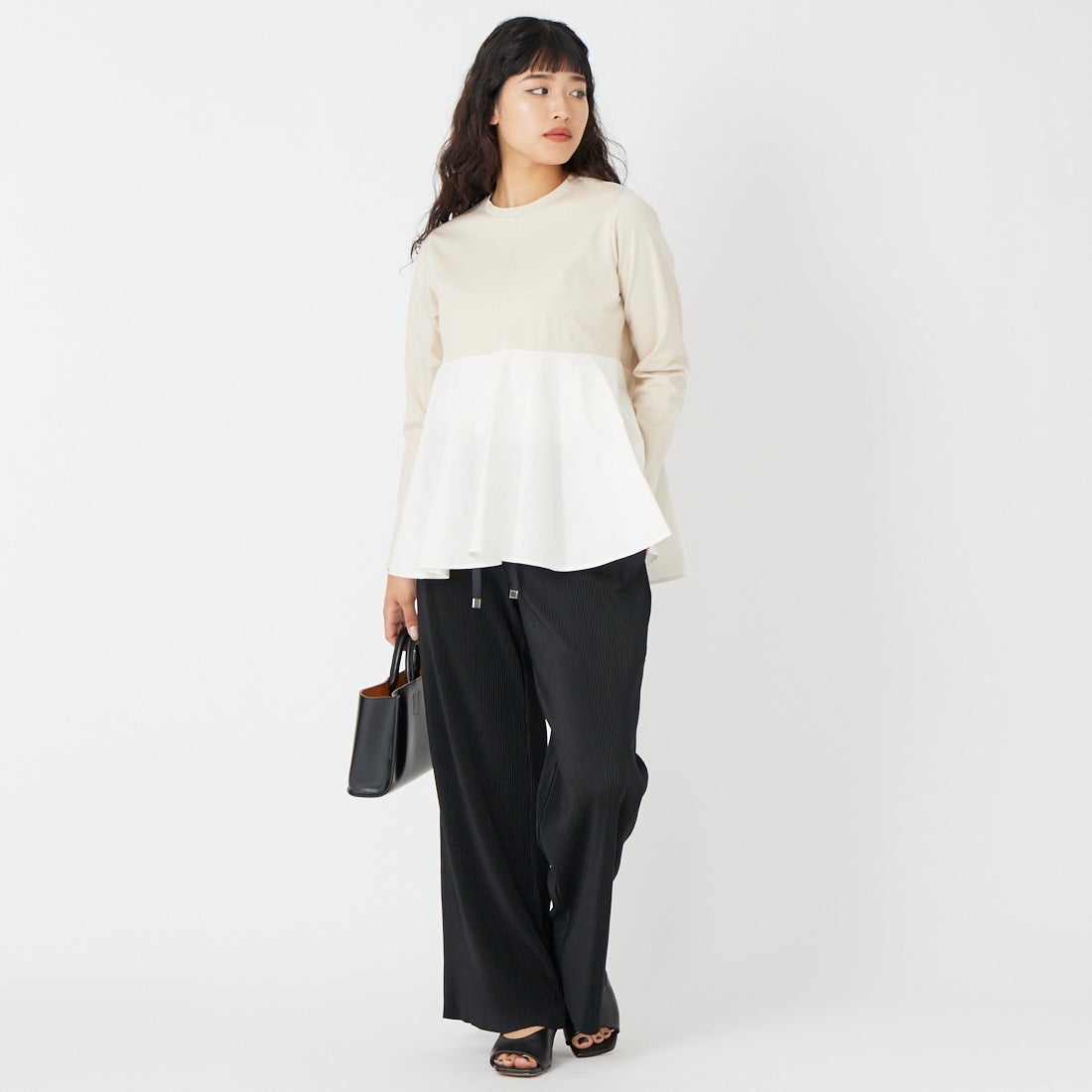 USINE [ユジーヌ] 接触冷感ポンチペプラムトップス [21267072] 033 ﾍﾞｰｼﾞｭ &&モデル身長：162cm 着用サイズ：F&&