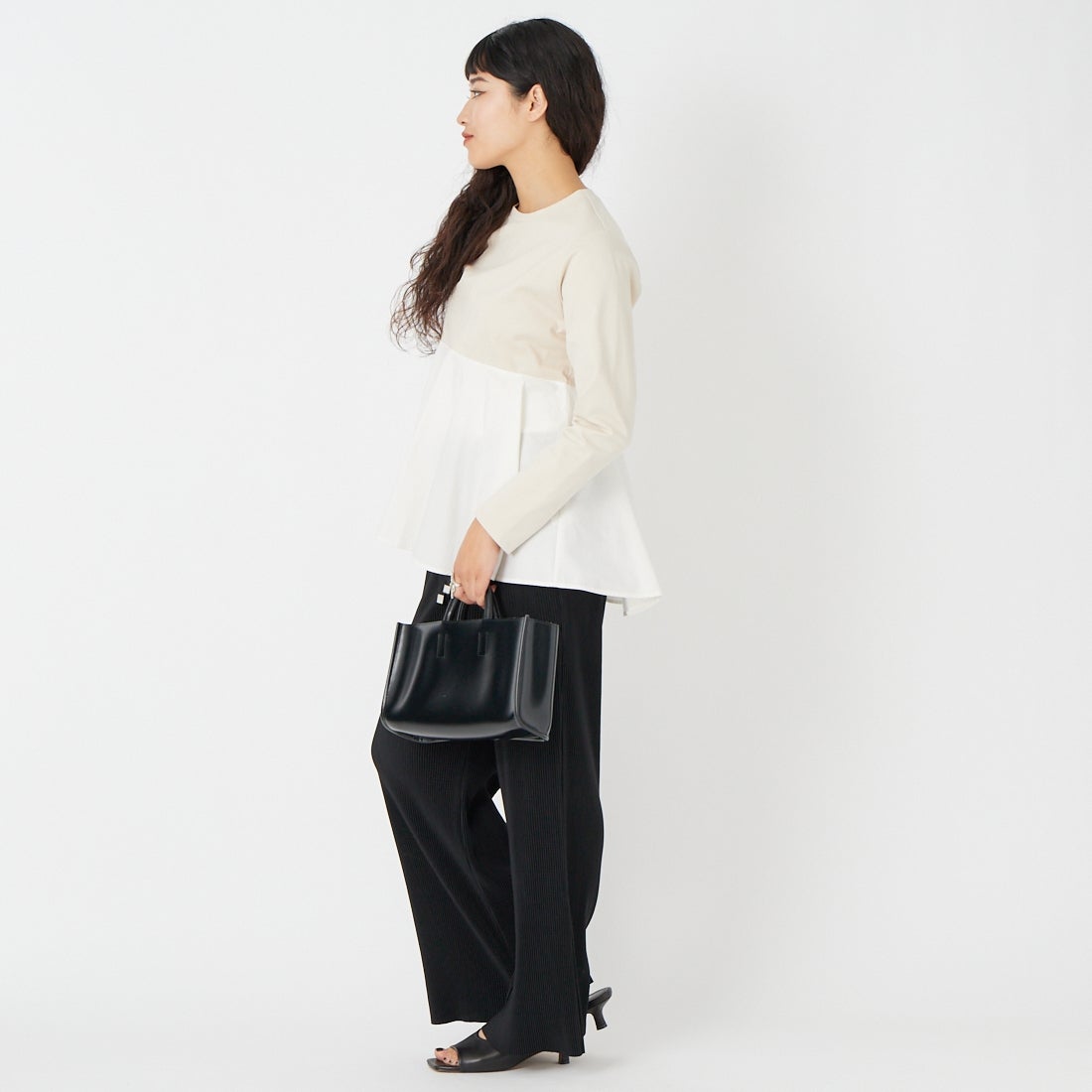 USINE [ユジーヌ] 接触冷感ポンチペプラムトップス [21267072] 033 ﾍﾞｰｼﾞｭ &&モデル身長：162cm 着用サイズ：F&&