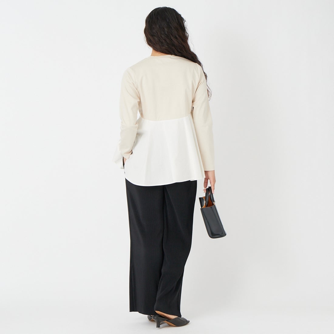 USINE [ユジーヌ] 接触冷感ポンチペプラムトップス [21267072] 033 ﾍﾞｰｼﾞｭ &&モデル身長：162cm 着用サイズ：F&&