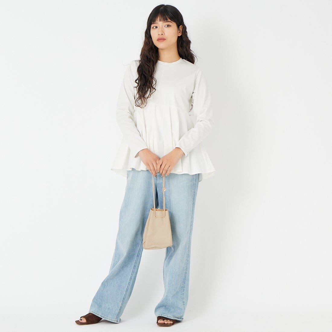 USINE [ユジーヌ] 接触冷感ポンチペプラムトップス [21267072] 031 ｵﾌ &&モデル身長：162cm 着用サイズ：F&&