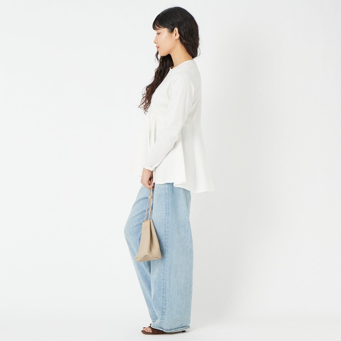 USINE [ユジーヌ] 接触冷感ポンチペプラムトップス [21267072] 031 ｵﾌ &&モデル身長：162cm 着用サイズ：F&&