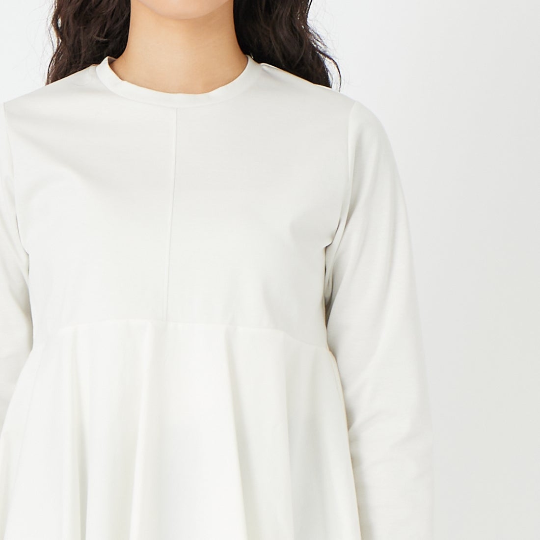 USINE [ユジーヌ] 接触冷感ポンチペプラムトップス [21267072] 031 ｵﾌ &&モデル身長：162cm 着用サイズ：F&&