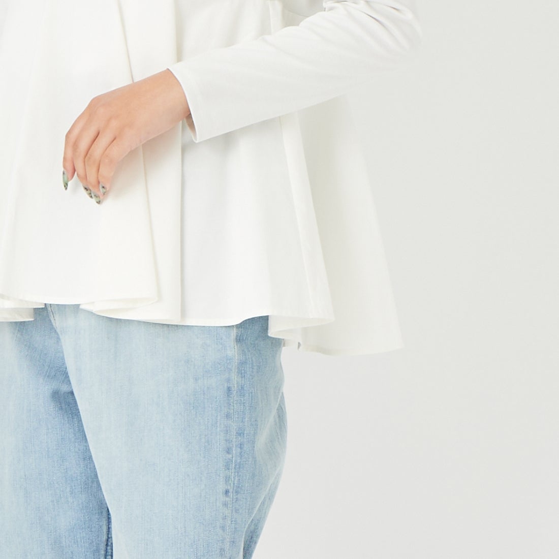 USINE [ユジーヌ] 接触冷感ポンチペプラムトップス [21267072] 031 ｵﾌ &&モデル身長：162cm 着用サイズ：F&&