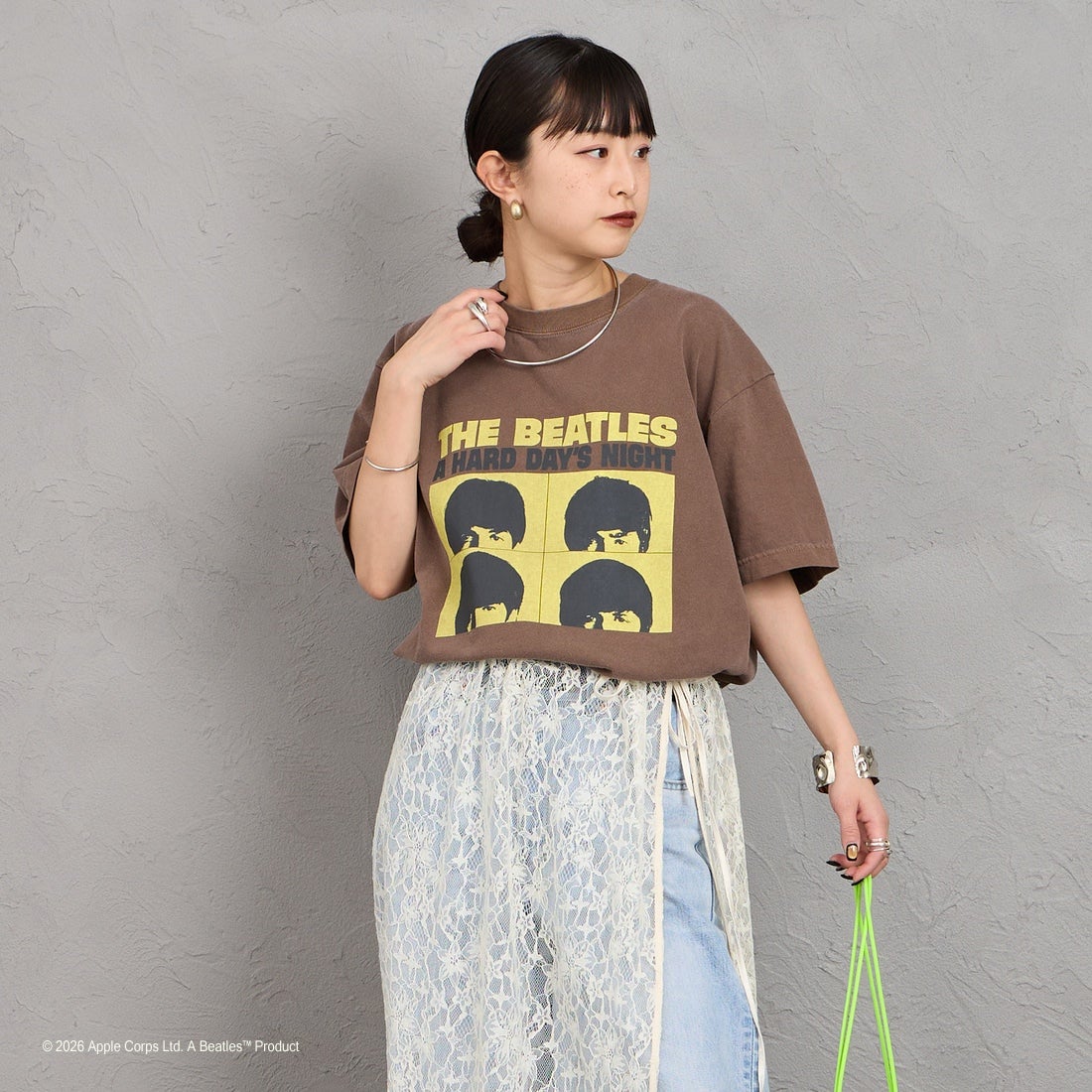 GOOD ROCK SPEED [グッドロックスピード] 別注 THE BEATLES ロックプリントTシャツ [INTN-061-JF] BROWN &&モデル身長：150cm 着用サイズ：M&&