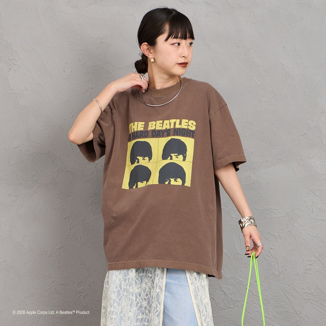 GOOD ROCK SPEED [グッドロックスピード] 別注 THE BEATLES ロックプリントTシャツ [INTN-061-JF] BROWN &&モデル身長：150cm 着用サイズ：M&&