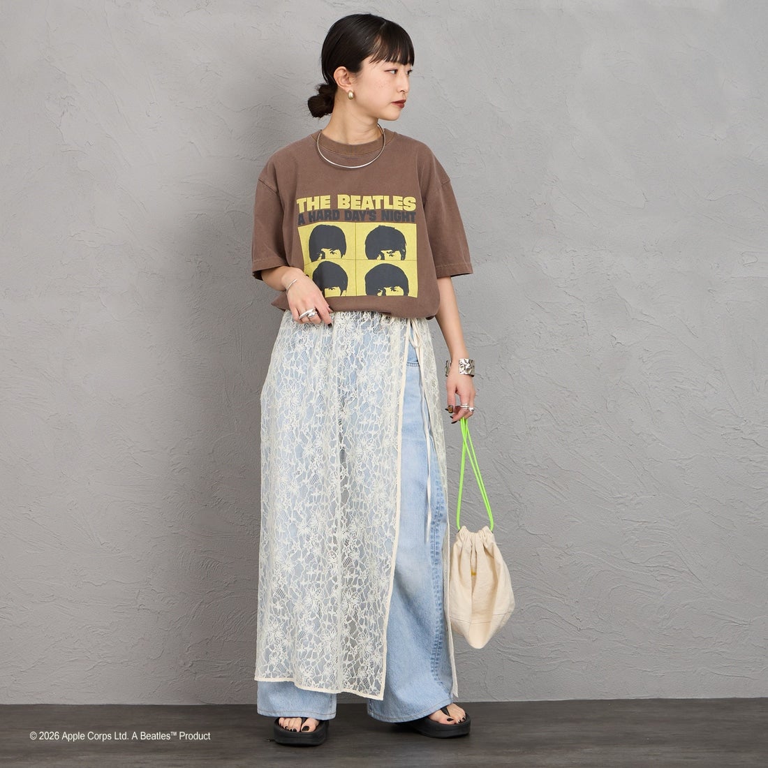 GOOD ROCK SPEED [グッドロックスピード] 別注 THE BEATLES ロックプリントTシャツ [INTN-061-JF] BROWN &&モデル身長：150cm 着用サイズ：M&&
