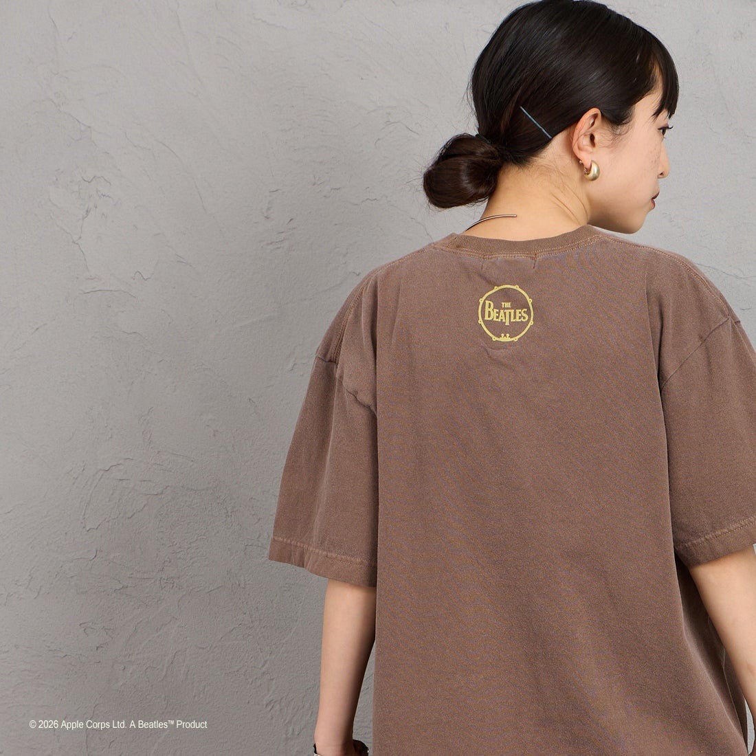 GOOD ROCK SPEED [グッドロックスピード] 別注 THE BEATLES ロックプリントTシャツ [INTN-061-JF] BROWN &&モデル身長：150cm 着用サイズ：M&&