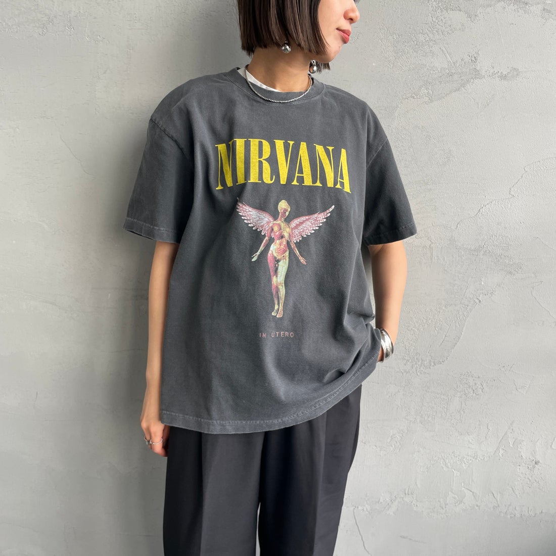 GOOD ROCK SPEED [グッドロックスピード] 別注 NIRVANA ロックプリントTシャツ [INTN-030-JF] CHARCOAL &&モデル身長：159cm 着用サイズ：M&&