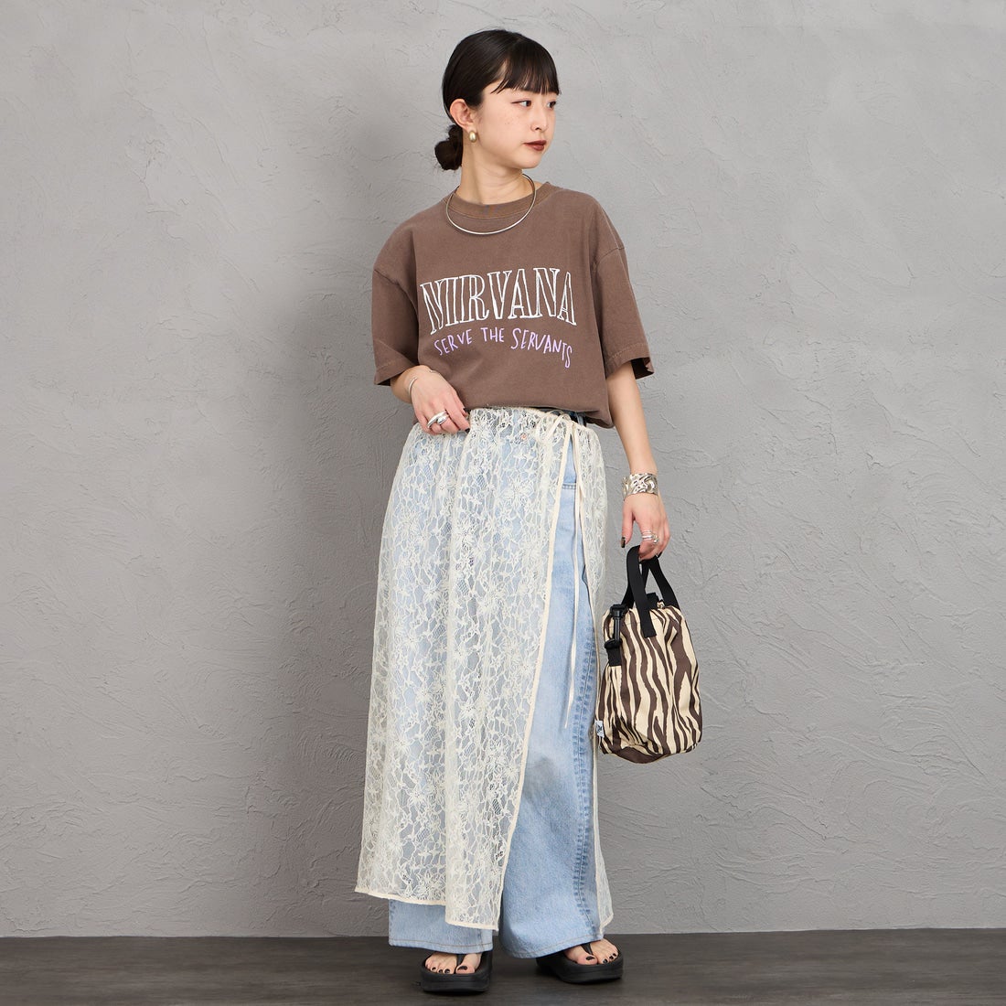 GOOD ROCK SPEED [グッドロックスピード] 別注 NIRVANA ロックプリントTシャツ [INTN-066-JF] BROWN &&モデル身長：150cm 着用サイズ：M&&