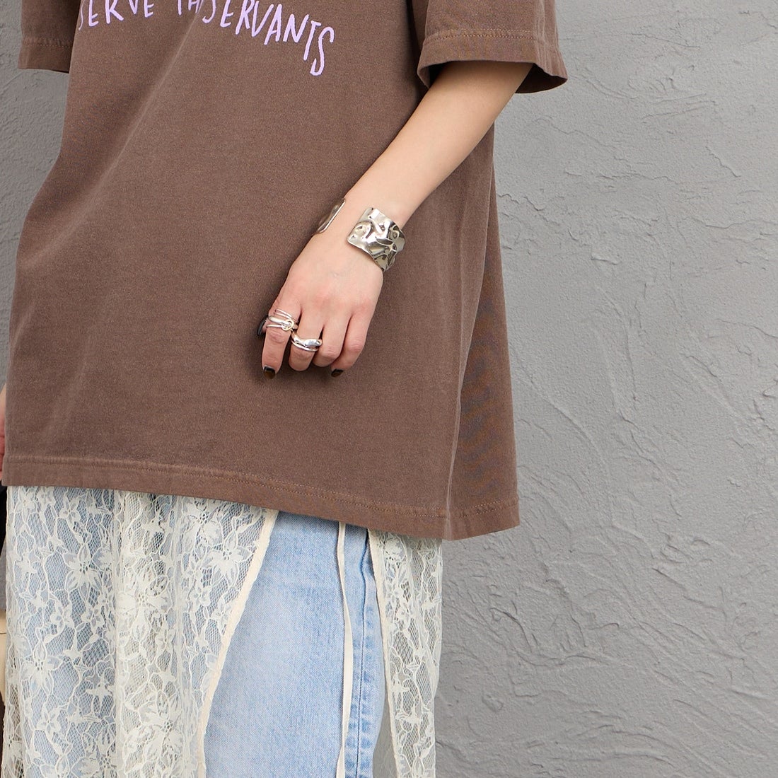 GOOD ROCK SPEED [グッドロックスピード] 別注 NIRVANA ロックプリントTシャツ [INTN-066-JF] BROWN &&モデル身長：150cm 着用サイズ：M&&