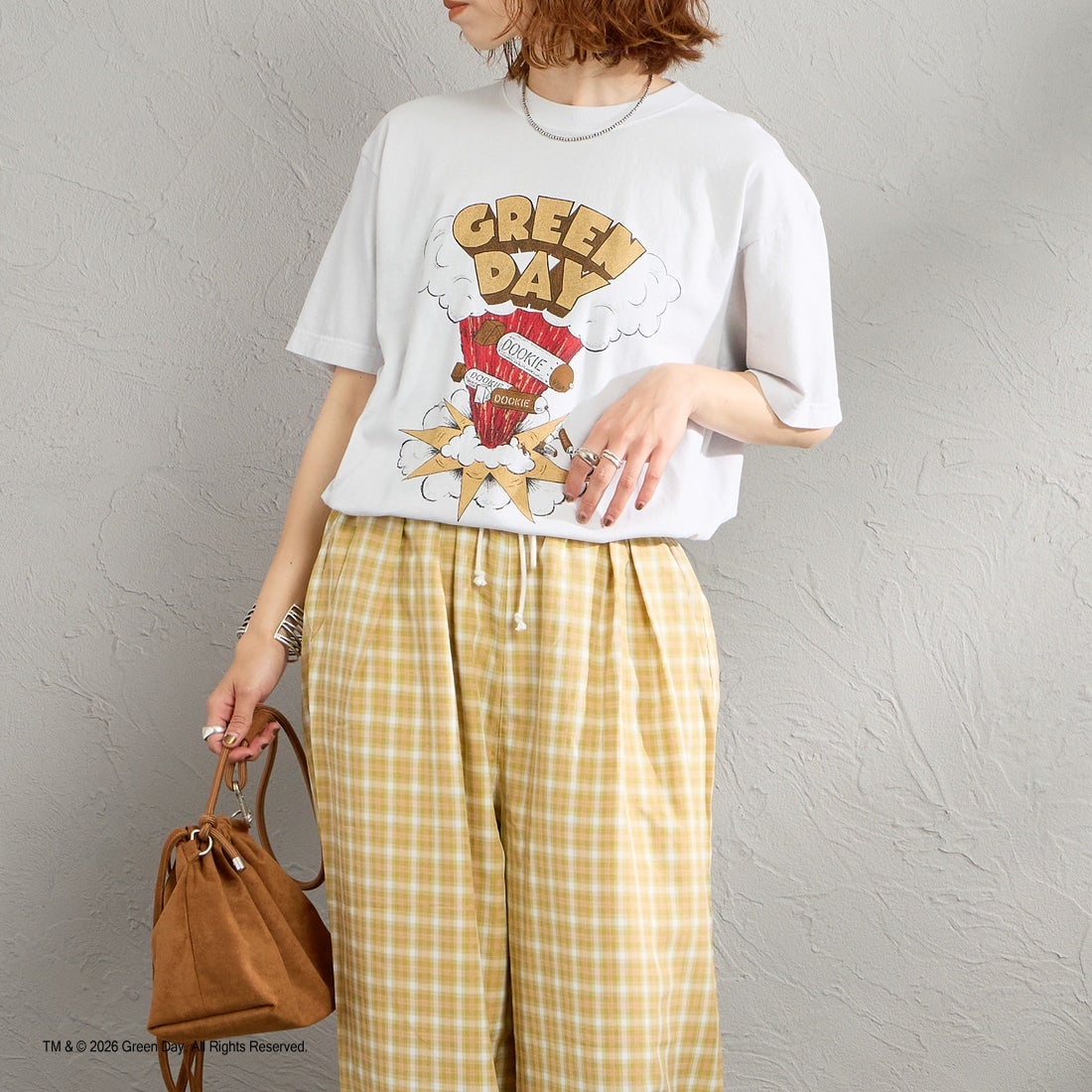 GOOD ROCK SPEED [グッドロックスピード] 別注 GREEN DAY ロックプリントTシャツ [INTN-065-JF] LT.GRAY &&モデル身長：158cm 着用サイズ：M&&