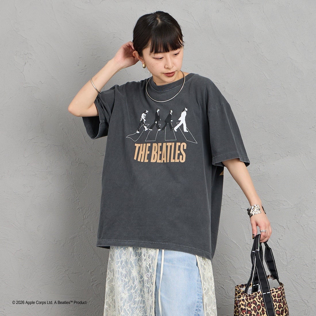 GOOD ROCK SPEED [グッドロックスピード] 別注 THE BEATLES ロックプリントTシャツ [INTN-062-JF] CHARCOAL &&モデル身長：150cm 着用サイズ：M&&