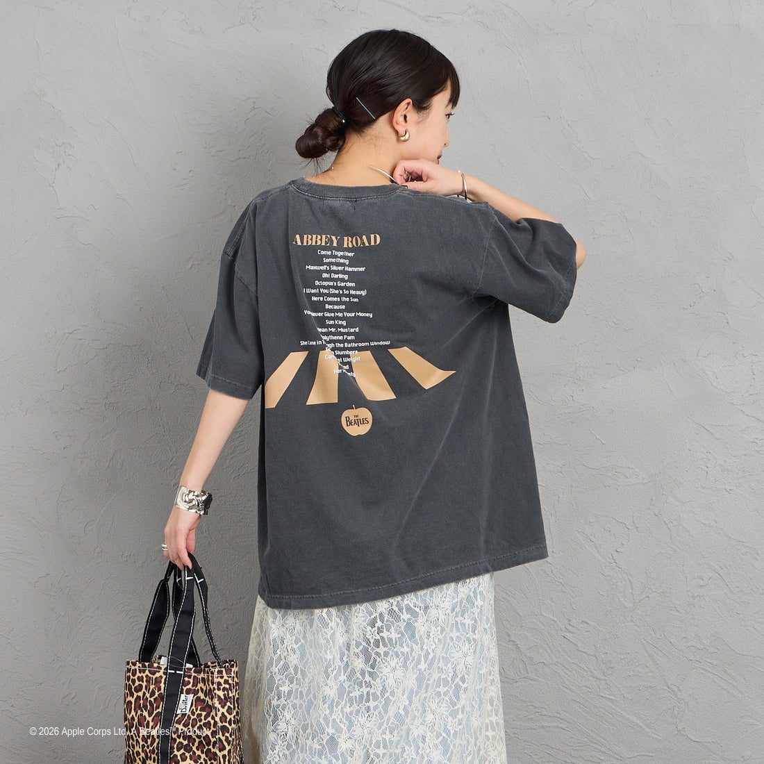 GOOD ROCK SPEED [グッドロックスピード] 別注 THE BEATLES ロックプリントTシャツ [INTN-062-JF] CHARCOAL &&モデル身長：150cm 着用サイズ：M&&