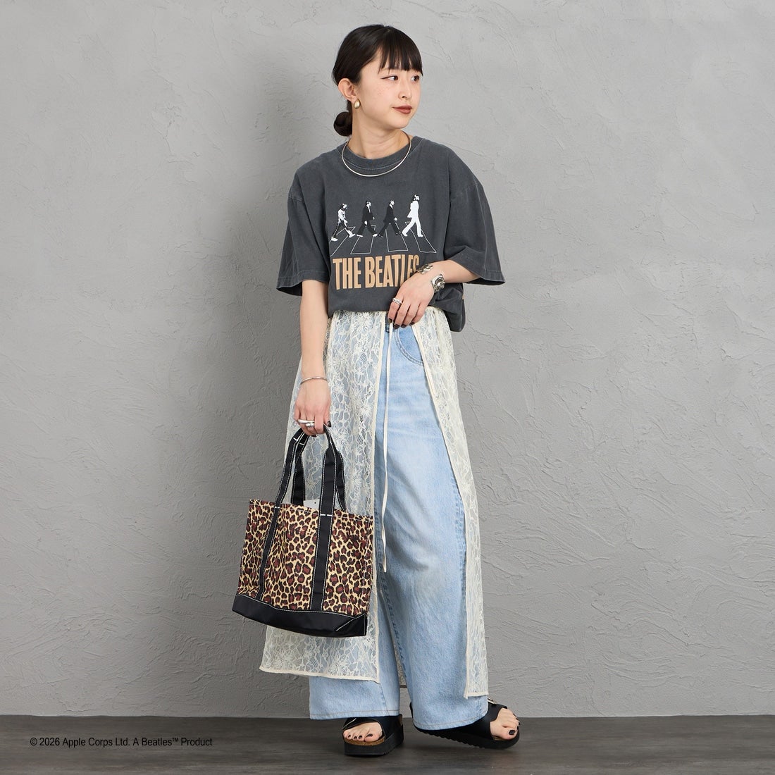 GOOD ROCK SPEED [グッドロックスピード] 別注 THE BEATLES ロックプリントTシャツ [INTN-062-JF] CHARCOAL &&モデル身長：150cm 着用サイズ：M&&