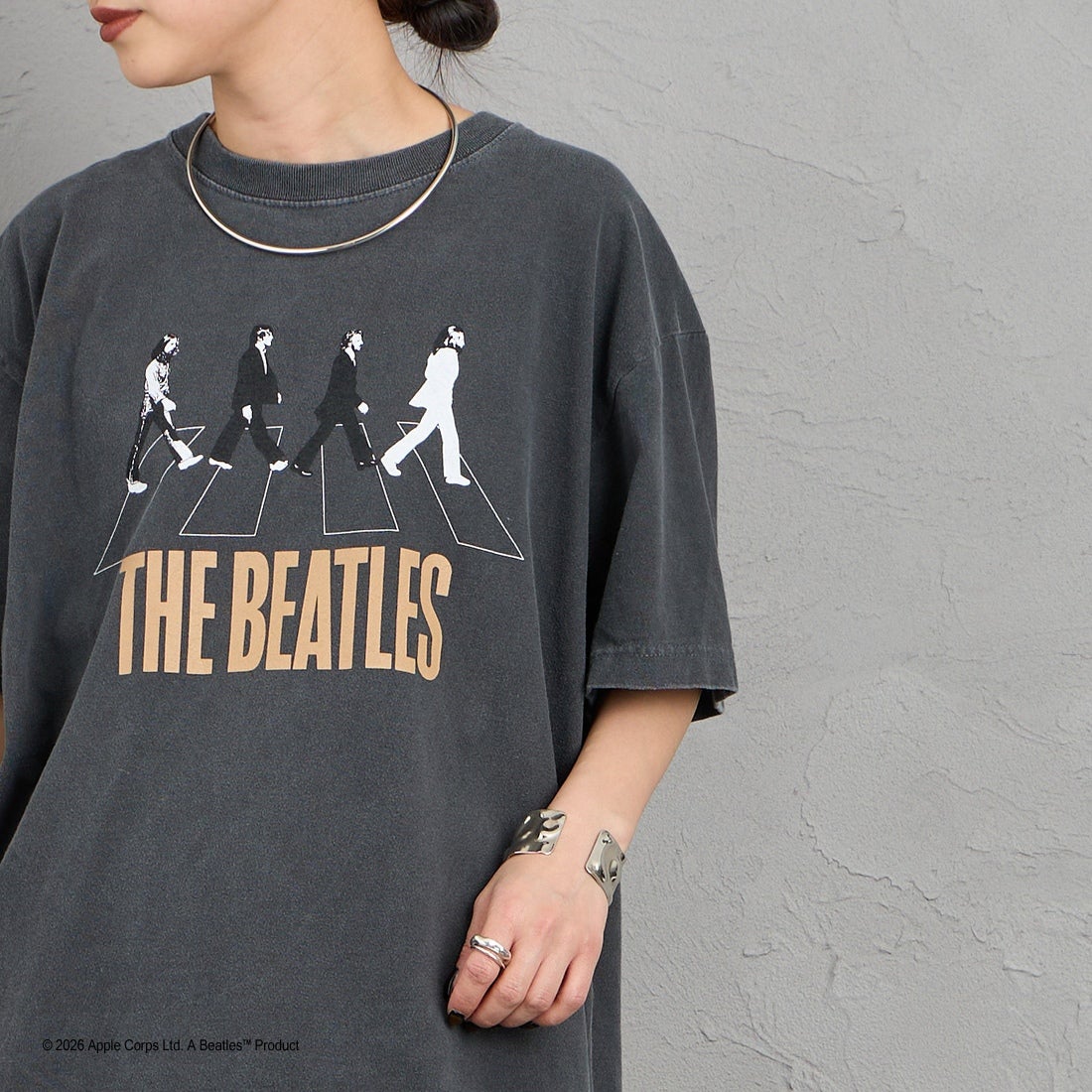 GOOD ROCK SPEED [グッドロックスピード] 別注 THE BEATLES ロックプリントTシャツ [INTN-062-JF] CHARCOAL &&モデル身長：150cm 着用サイズ：M&&