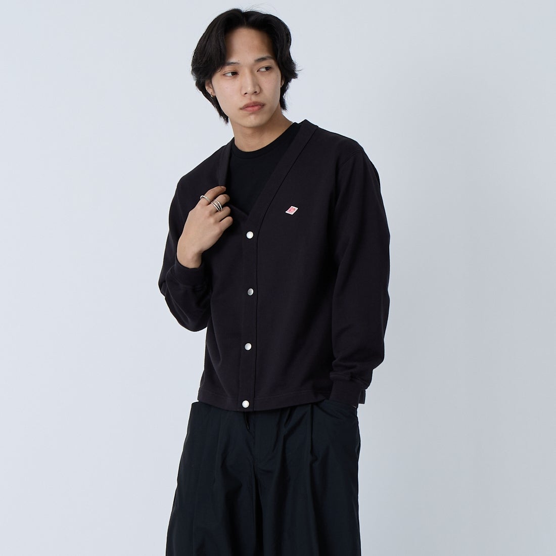 DANTON [ダントン] コットンテリー Vネックカーディガン [DT-C0406CIN] CHARCOAL &&モデル身長：179cm 着用サイズ：38&&