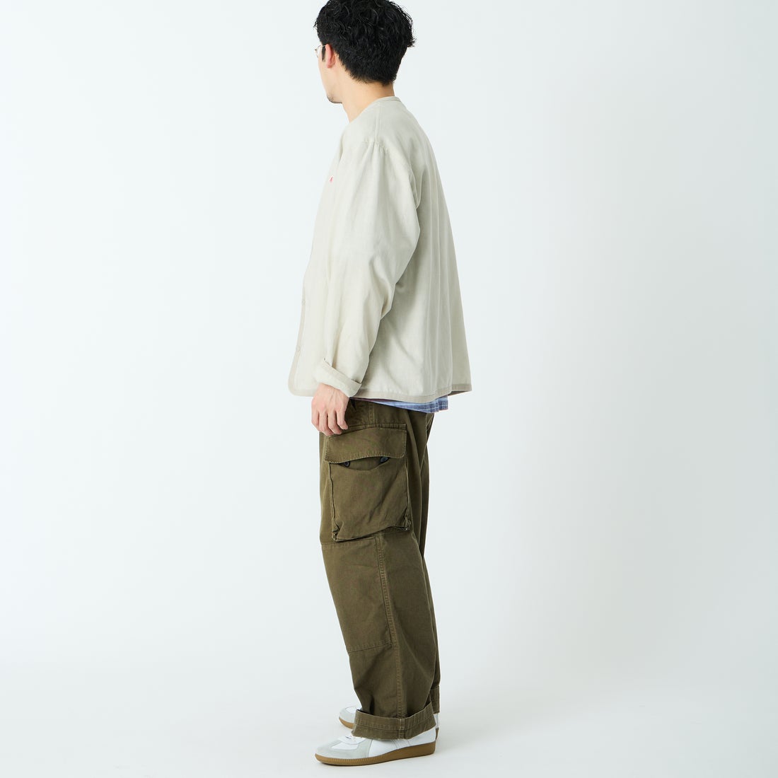 DANTON [ダントン] Vネック リネンシャツカーディガン [DT-B0350LIP] GREIGE &&モデル身長：168cm 着用サイズ：42&&