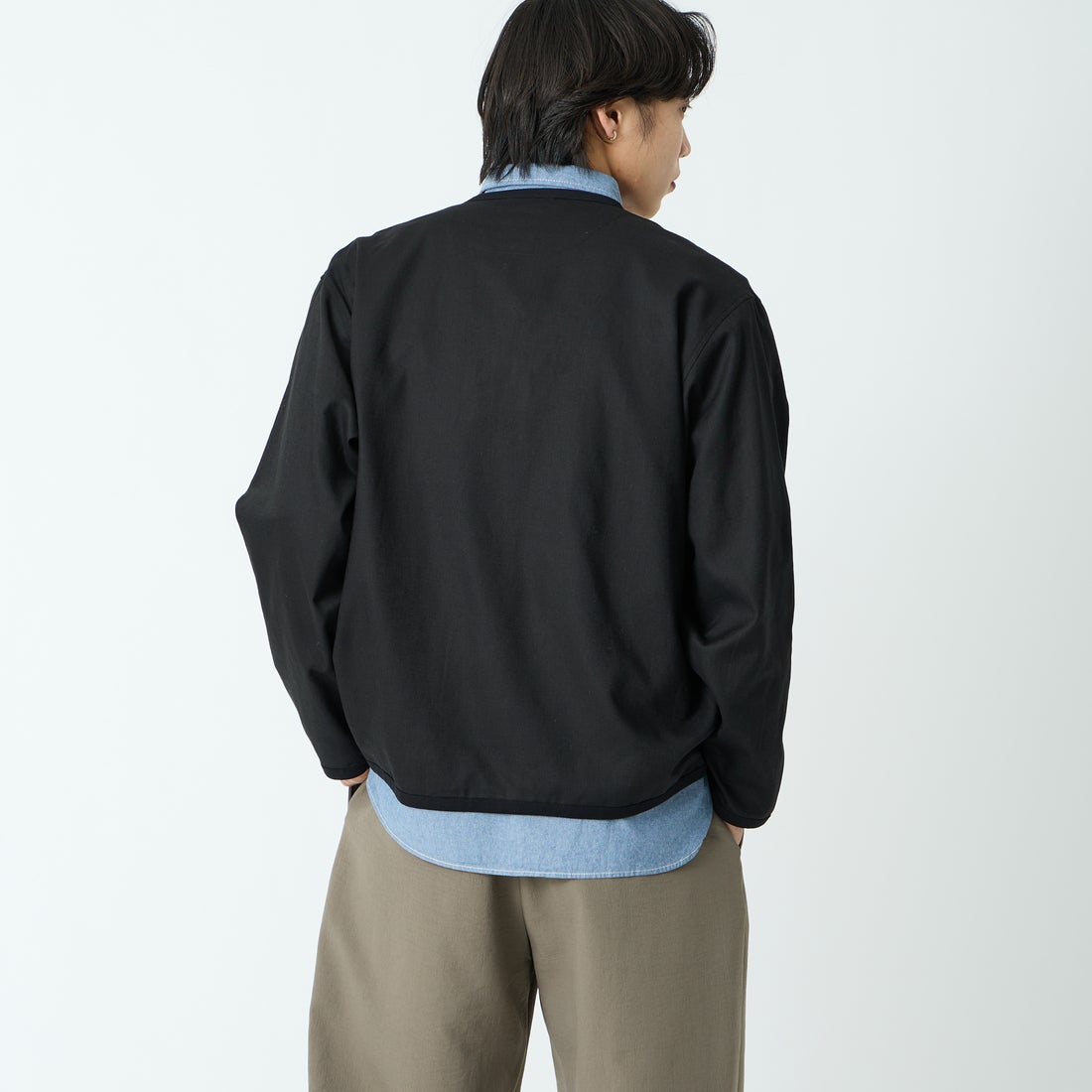 DANTON [ダントン] Vネック リネンシャツカーディガン [DT-B0350LIP] BLACK &&モデル身長：179cm 着用サイズ：42&&