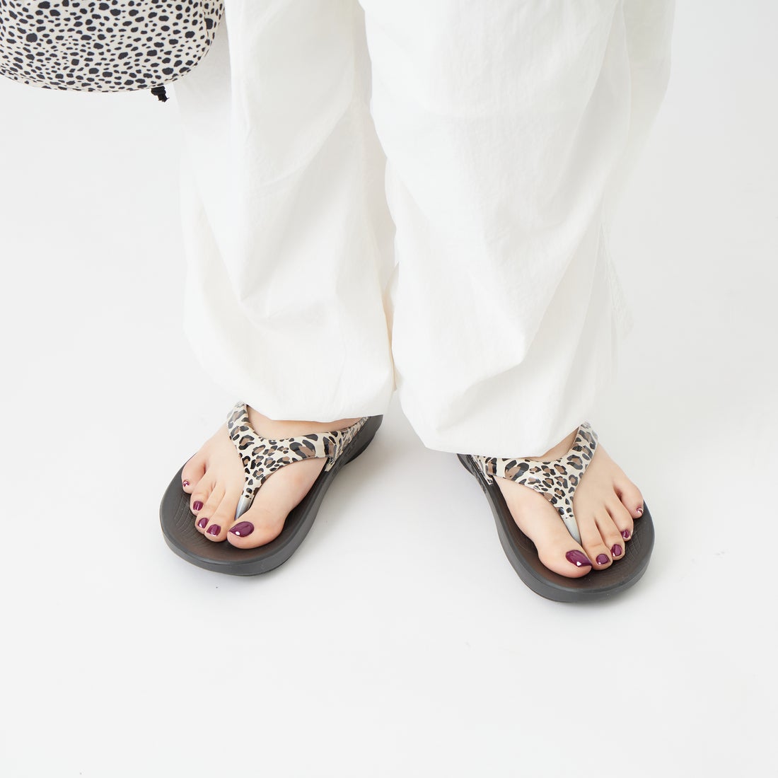 OOFOS [ウーフォス] OOlala Limited(ウーララリミテッド) [OOLALA-LUXE-LIMITED] LEOPARD2