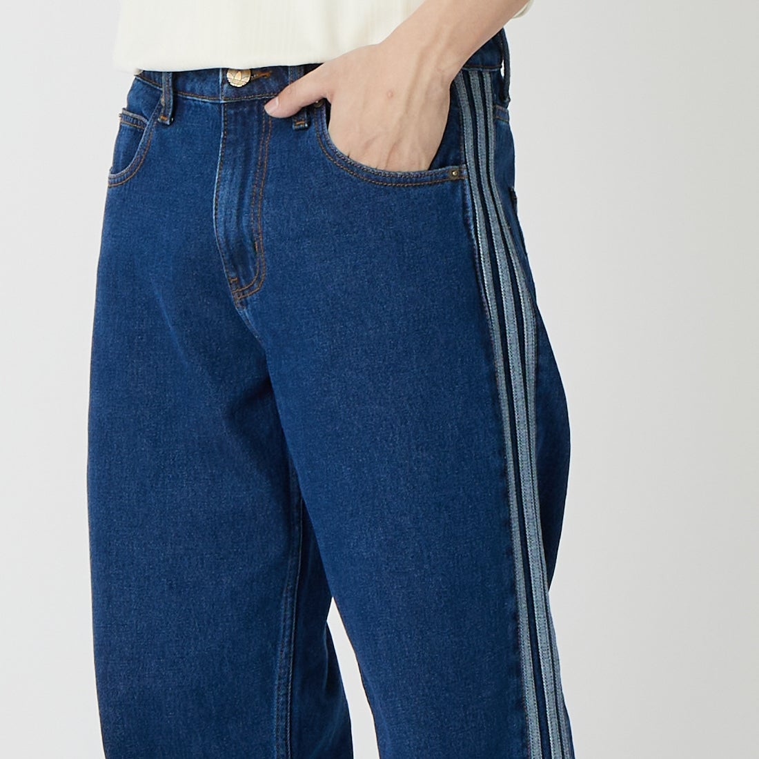 adidas Originals [アディダス オリジナルス] ファイヤーバード デニムトラックパンツ [I8696] KD1499 &&モデル身長：179cm 着用サイズ：30&&