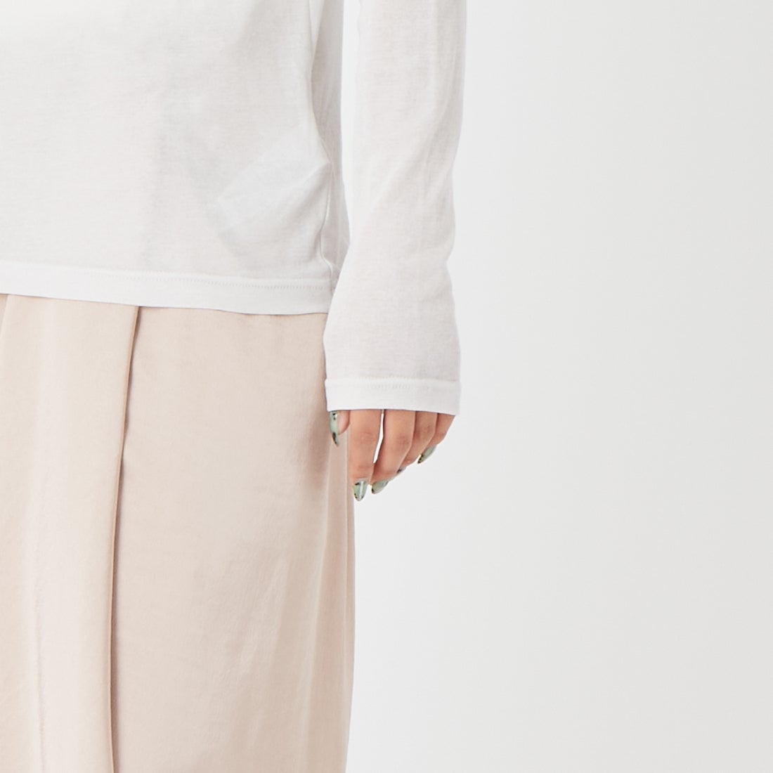 USINE [ユジーヌ] コットンシアーロングスリーブTシャツ [21267069] 001 ﾗｲﾄｸﾞﾚ &&モデル身長：162cm 着用サイズ：F&&