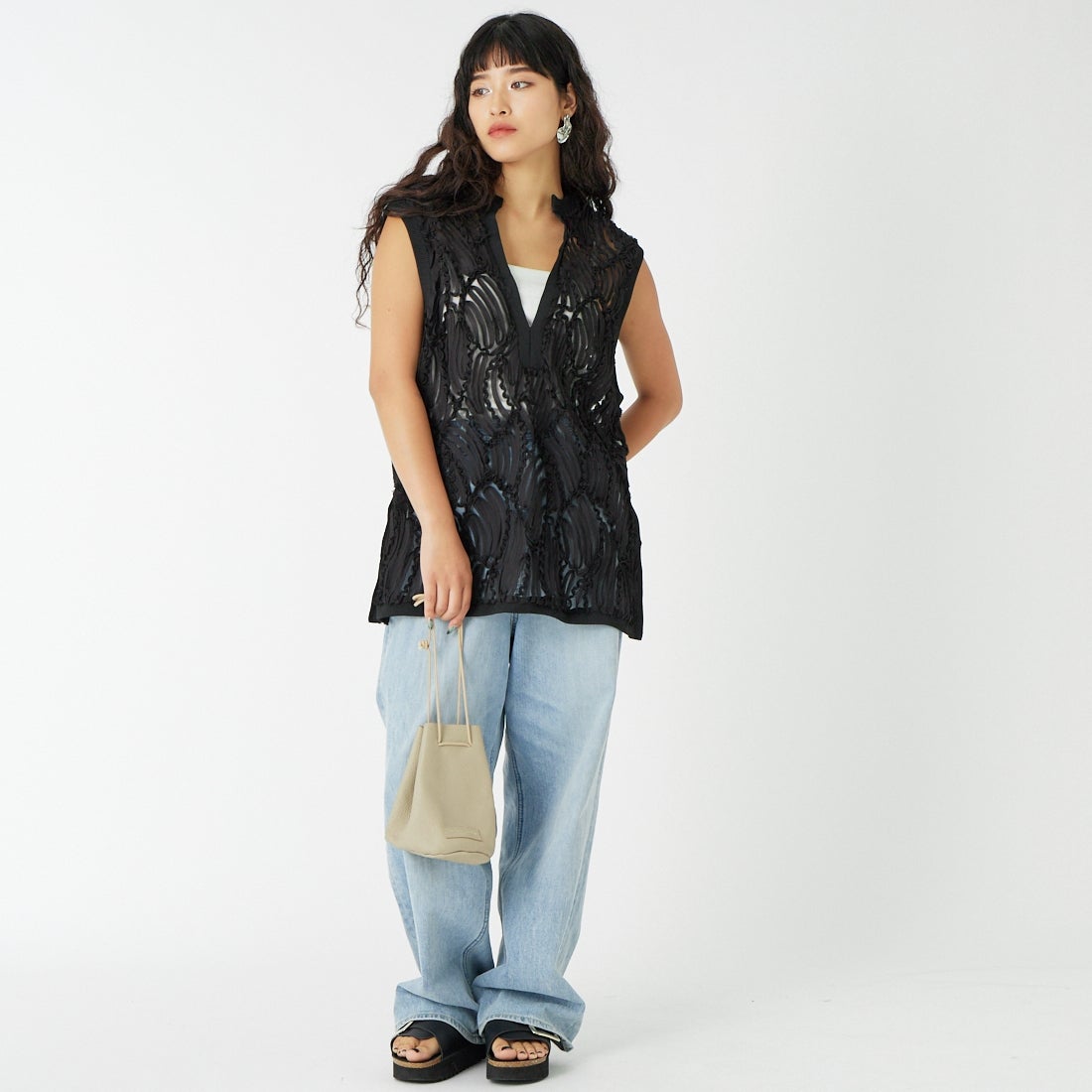 CLOCHE [クロシェ] コードレースシアーベスト [61285564] ﾌﾞﾗｯｸ &&モデル身長：162cm 着用サイズ：2&&