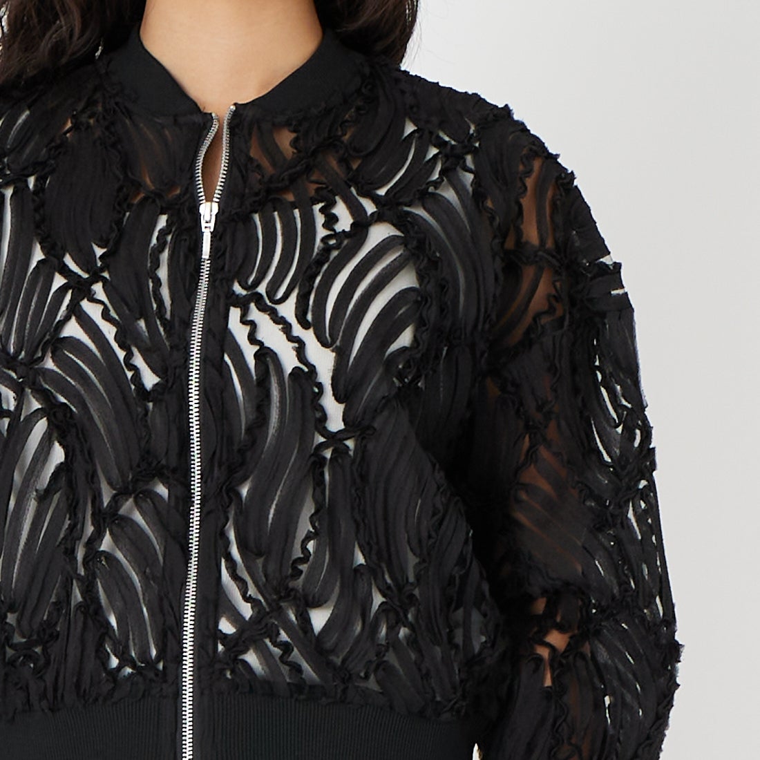 CLOCHE [クロシェ] コードレースシアーブルゾン [61285527] ﾌﾞﾗｯｸ &&モデル身長：162cm 着用サイズ：2&&