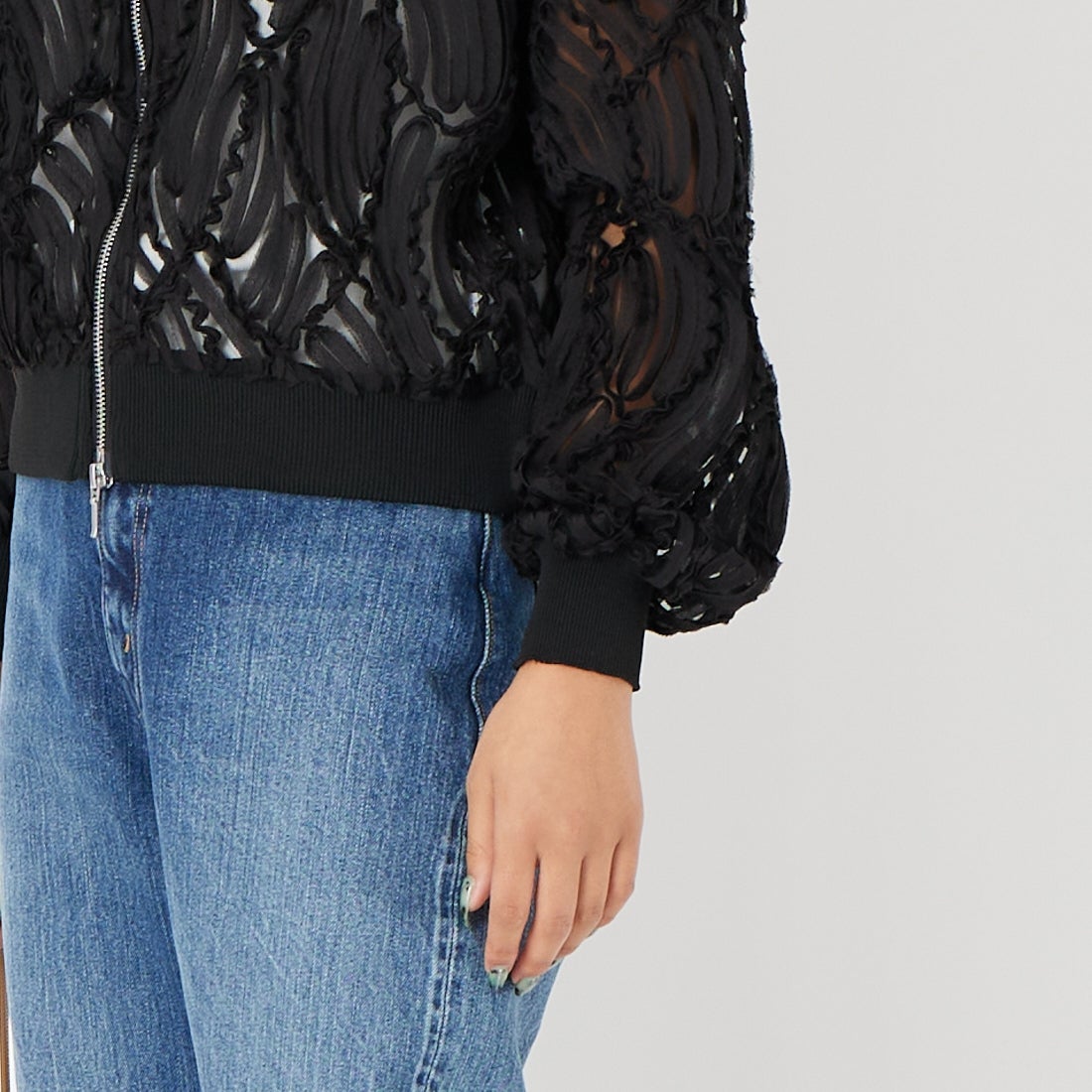 CLOCHE [クロシェ] コードレースシアーブルゾン [61285527] ﾌﾞﾗｯｸ &&モデル身長：162cm 着用サイズ：2&&