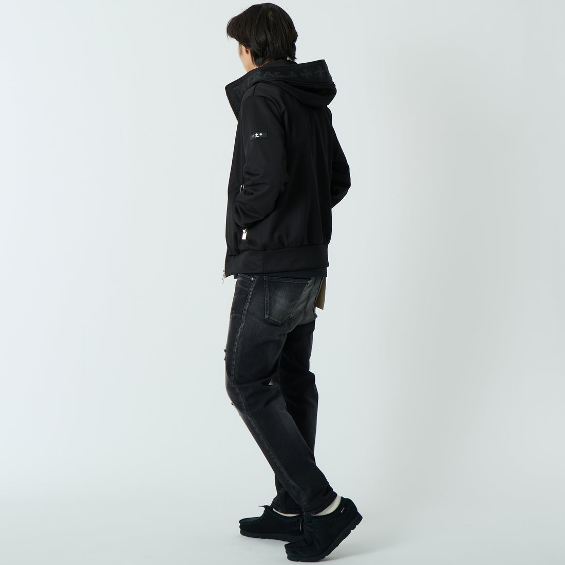 TATRAS [タトラス] BARBIO/バルビオ パーカー [MCKZ0405063588] 01 BLACK &&モデル身長：179cm 着用サイズ：2&&