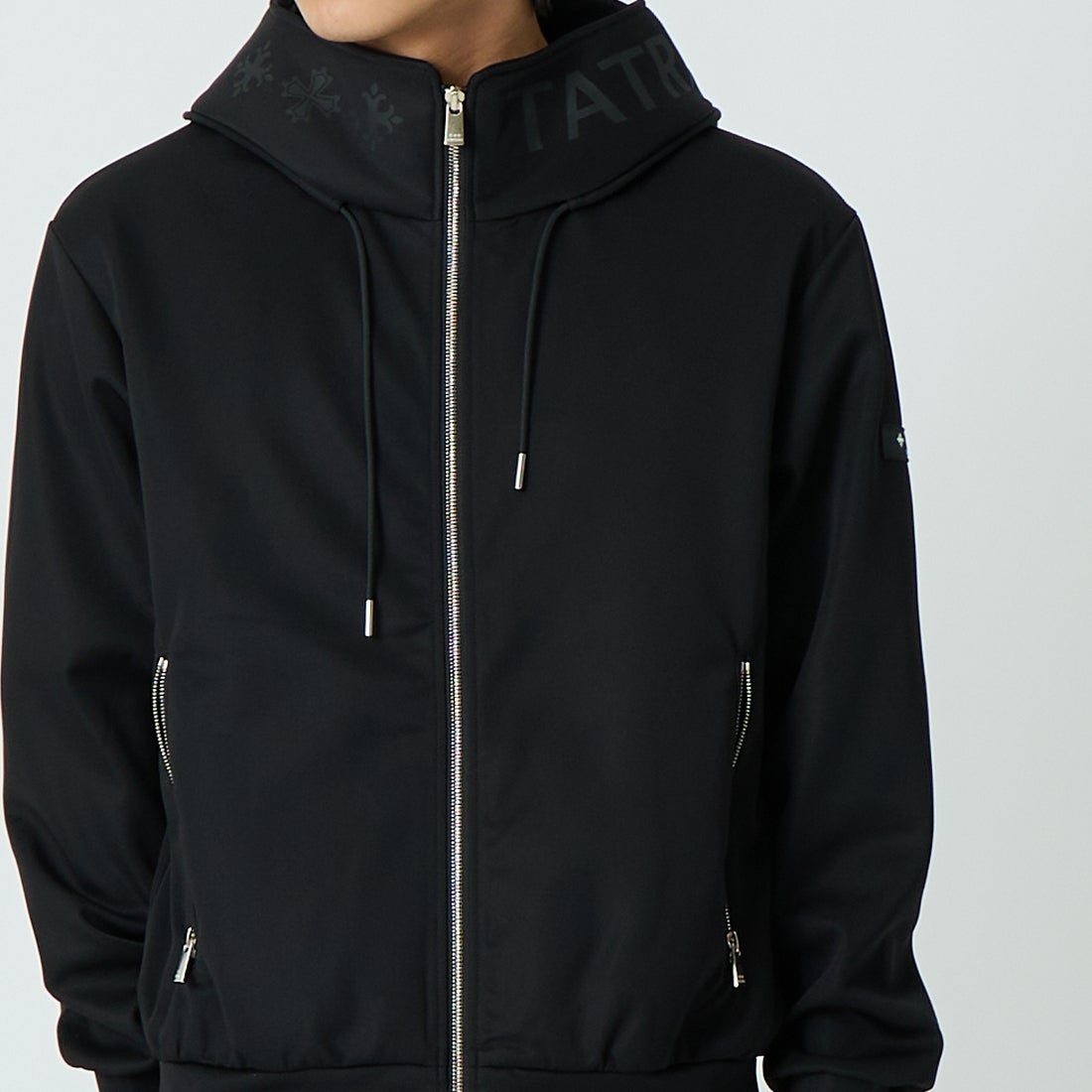 TATRAS [タトラス] BARBIO/バルビオ パーカー [MCKZ0405063588] 01 BLACK &&モデル身長：179cm 着用サイズ：2&&