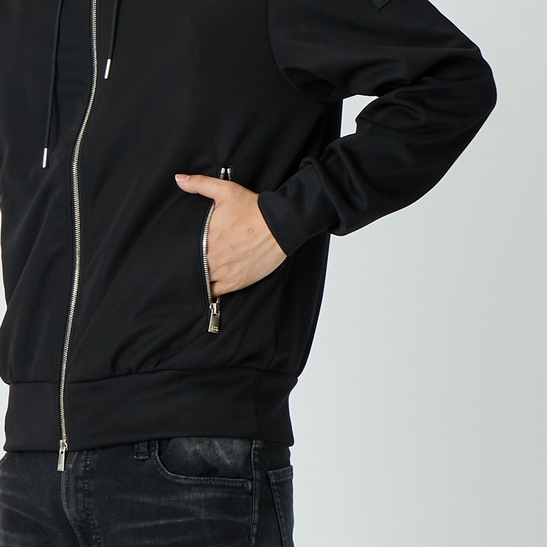 TATRAS [タトラス] BARBIO/バルビオ パーカー [MCKZ0405063588] 01 BLACK &&モデル身長：179cm 着用サイズ：2&&