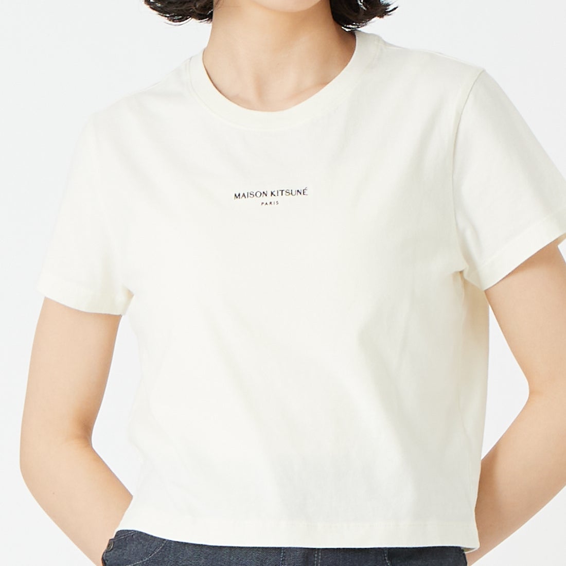 MAISON KITSUNE [メゾン キツネ] MAISON KITSUNE PARIS ベビーTシャツ [QW00100KJ7026] 0063 NOBLE &&モデル身長：162cm 着用サイズ：S&&