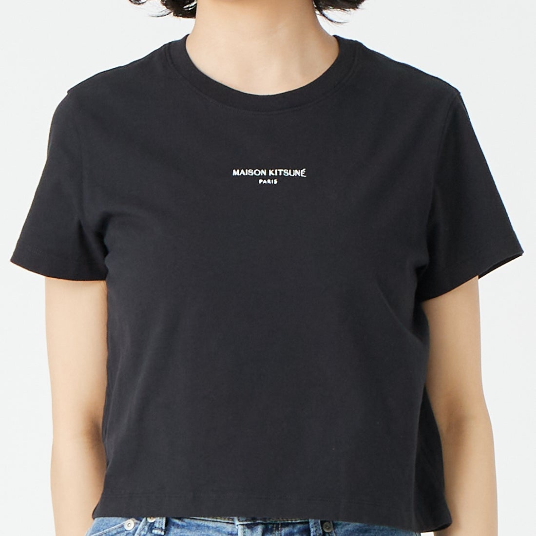 MAISON KITSUNE [メゾン キツネ] MAISON KITSUNE PARIS ベビーTシャツ [QW00100KJ7026] P199 BLACK &&モデル身長：162cm 着用サイズ：S&&