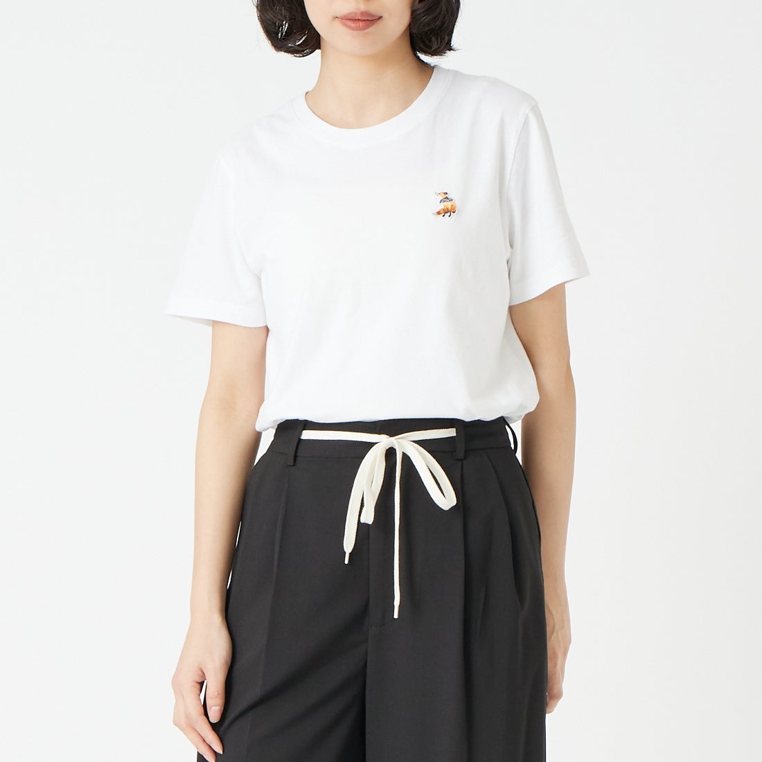MAISON KITSUNE [メゾン キツネ] ドリーミングフォックス レギュラーTシャツ [QW00109KJ7026] P100 WHITE &&モデル身長：162cm 着用サイズ：S&&