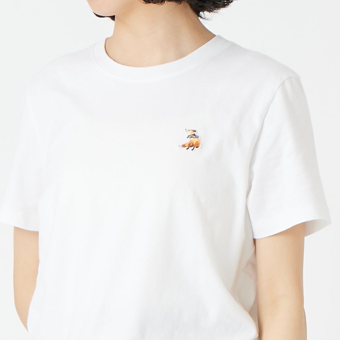 MAISON KITSUNE [メゾン キツネ] ドリーミングフォックス レギュラーTシャツ [QW00109KJ7026] P100 WHITE &&モデル身長：162cm 着用サイズ：S&&