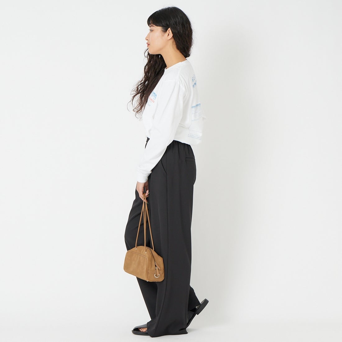 CLOCHE [クロシェ] ドライツイルワイドストレートパンツ [61286512] ﾌﾞﾗｯｸ &&モデル身長：162cm 着用サイズ：2&&