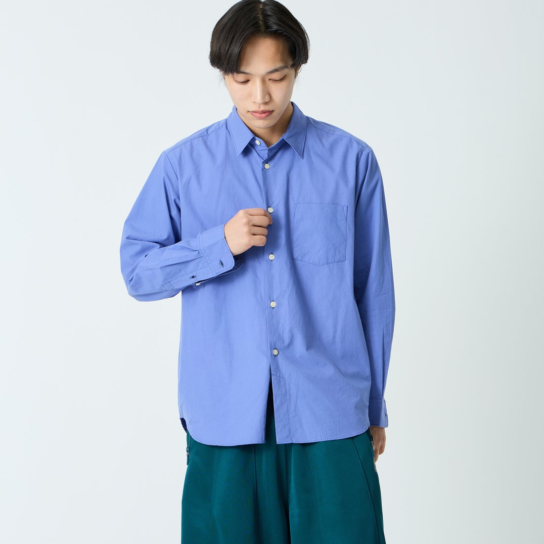 MANUAL ALPHABET [マニュアルアルファベット] ウォッシャーブロード ルーズフィットレギュラーカラーシャツ [MA-S-813] BLUE &&モデル身長：179cm 着用サイズ：3&&