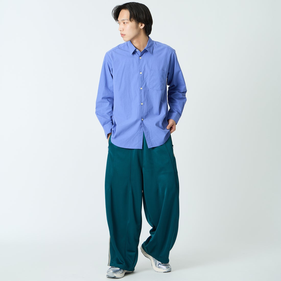 MANUAL ALPHABET [マニュアルアルファベット] ウォッシャーブロード ルーズフィットレギュラーカラーシャツ [MA-S-813] BLUE &&モデル身長：179cm 着用サイズ：3&&