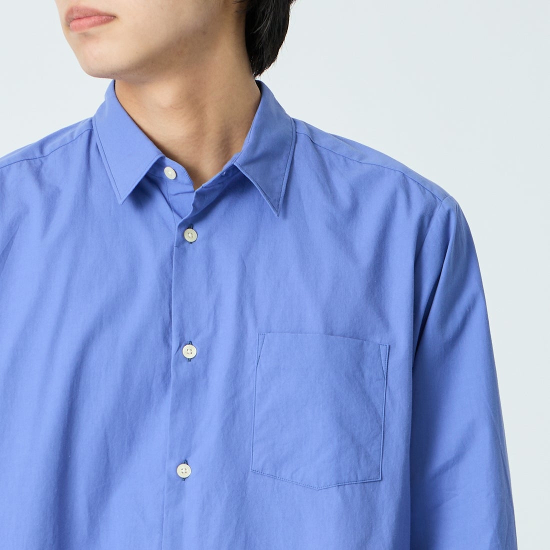 MANUAL ALPHABET [マニュアルアルファベット] ウォッシャーブロード ルーズフィットレギュラーカラーシャツ [MA-S-813] BLUE &&モデル身長：179cm 着用サイズ：3&&