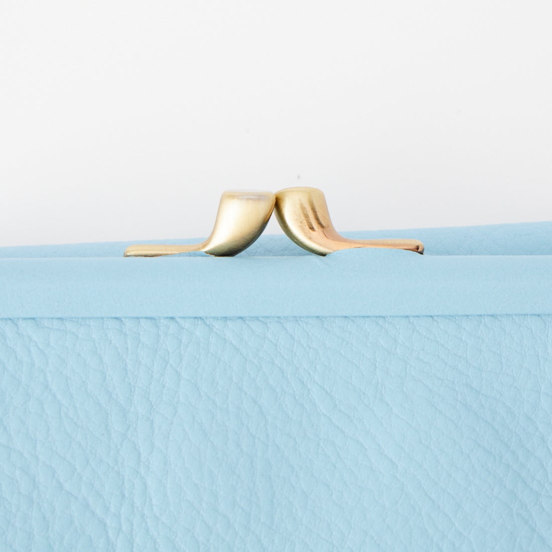 IL BISONTE [イルビゾンテ] レザーウォレット [54262306741] 35 CIELO