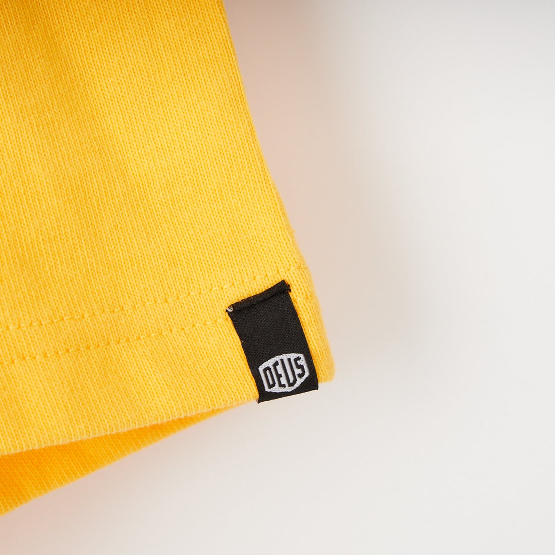 DEUS EX MACHINA [デウス エクス マキナ] CANGGU ショートスリーブTシャツ [D261MTS151] CITRUS YEL