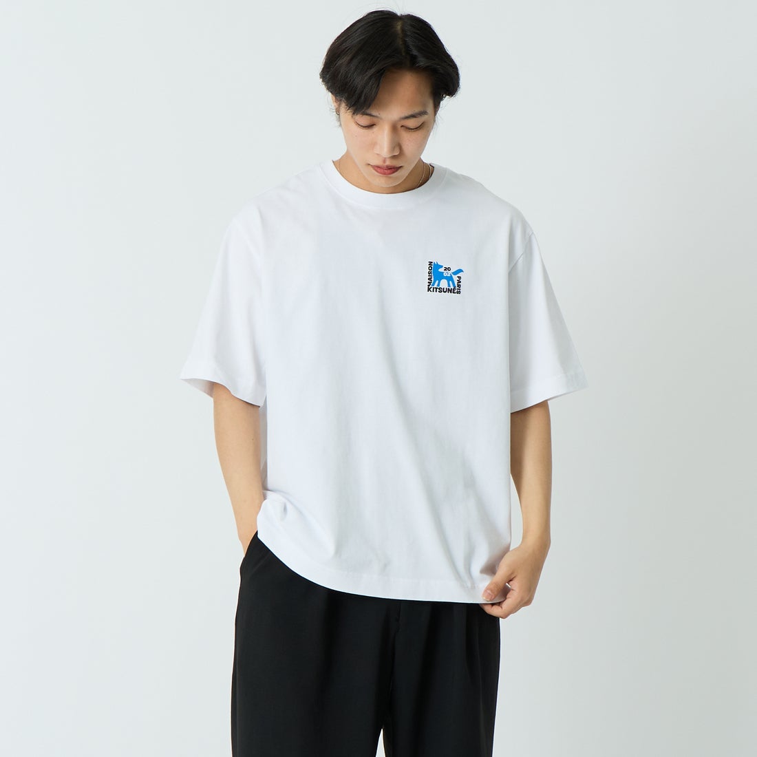 MAISON KITSUNE [メゾン キツネ] ギャラリーフォックス オーバーサイズTシャツ [QM00111KJ0119] P100 WHITE &&モデル身長：179cm 着用サイズ：M&&